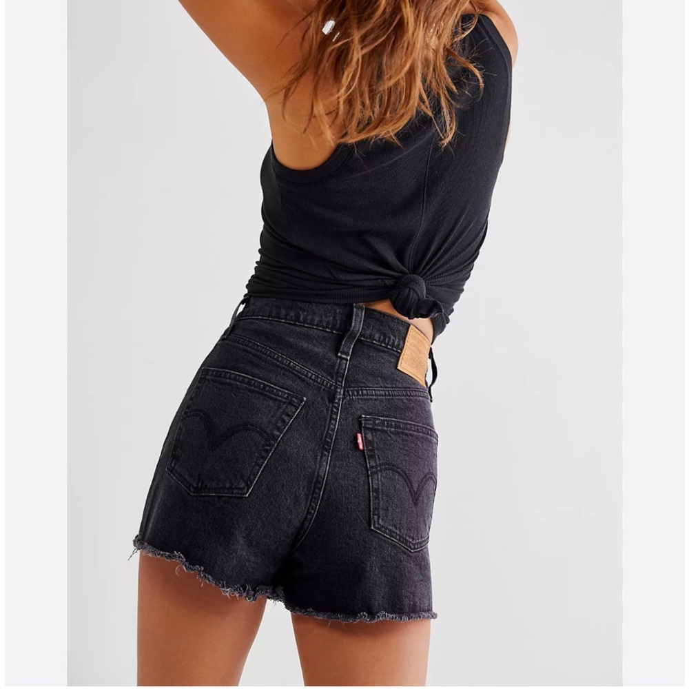 Levi's Black Ribcage Shorts